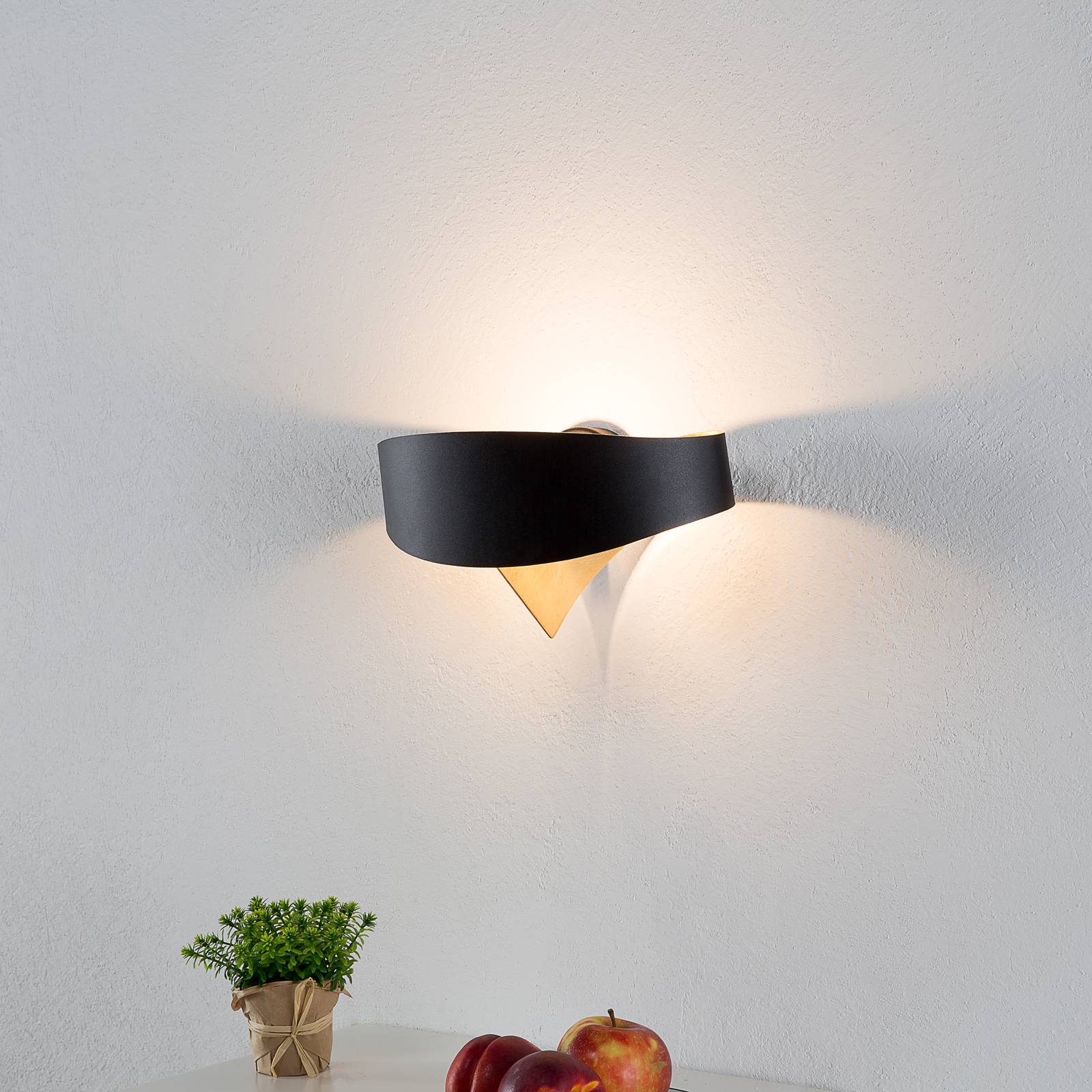 Selène Schwarz-goldene Designer-Wandlampe Scudo LED