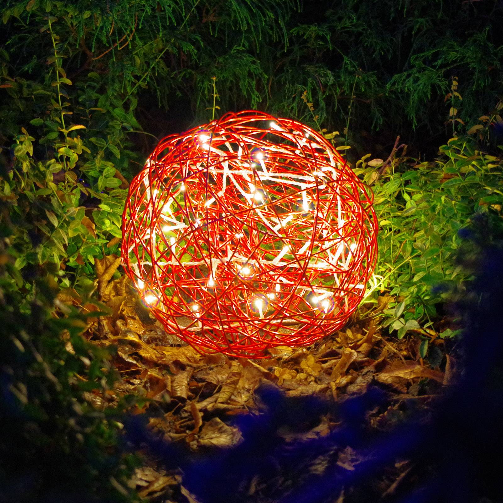 STAR TRADING LED-3D-Design-Kugel Galax Fun, Ø 30 cm, rot