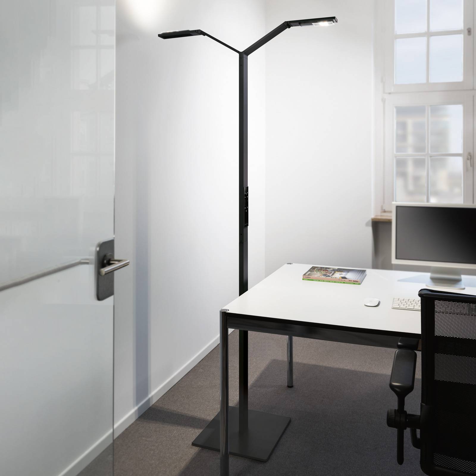 Luctra Floor Twin Linear LED-Stehleuchte schwarz