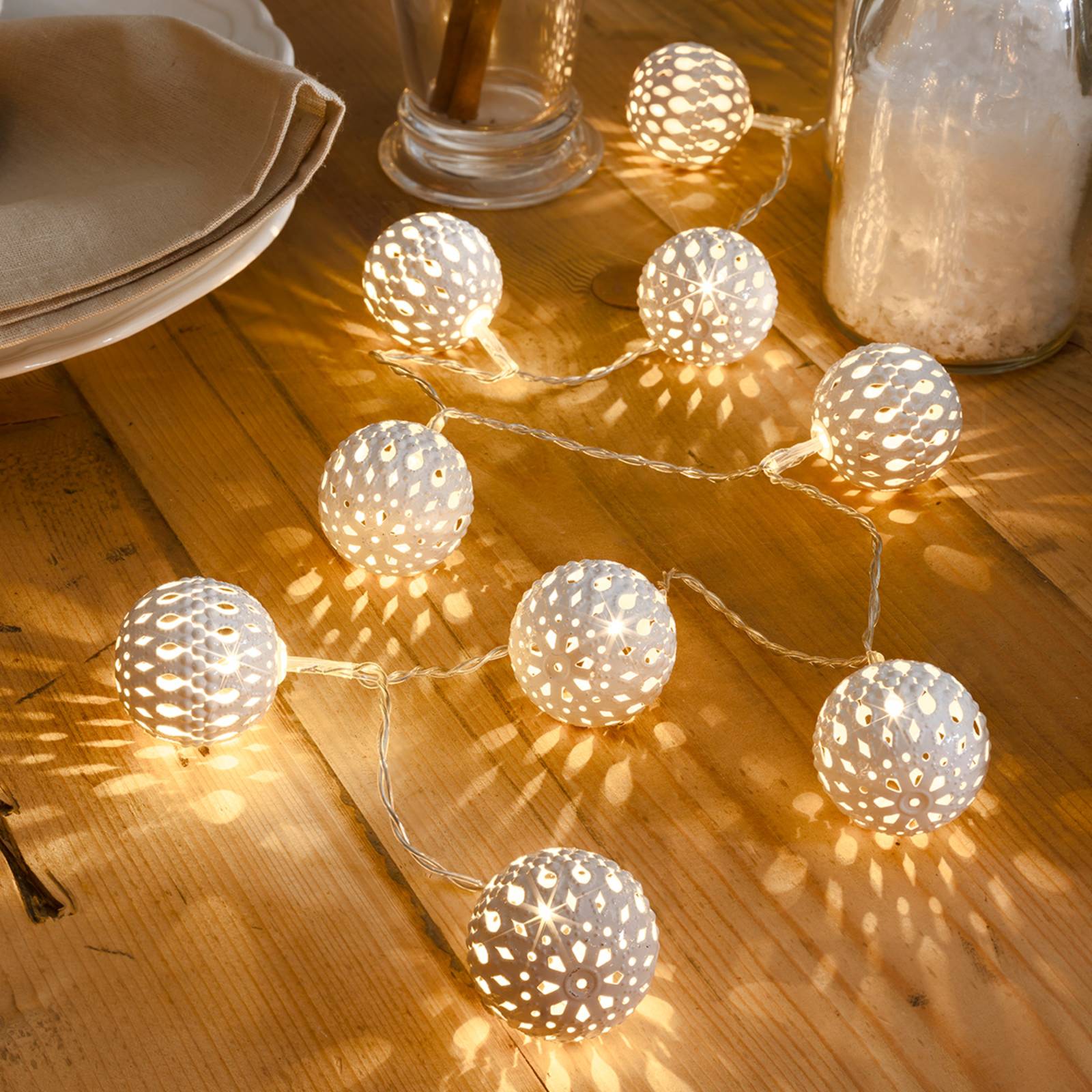 Konstsmide Christmas Zehnflammige LED-Lichterkette Metallkugel weiß