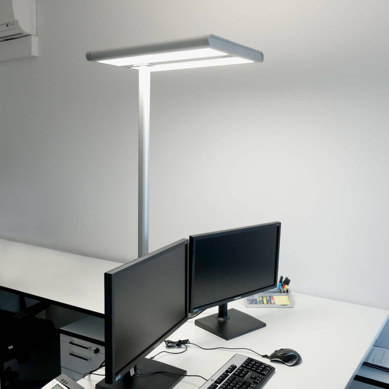 Arcchio Quirin - LED-Büro-Stehlampe mit Tageslichtsensor