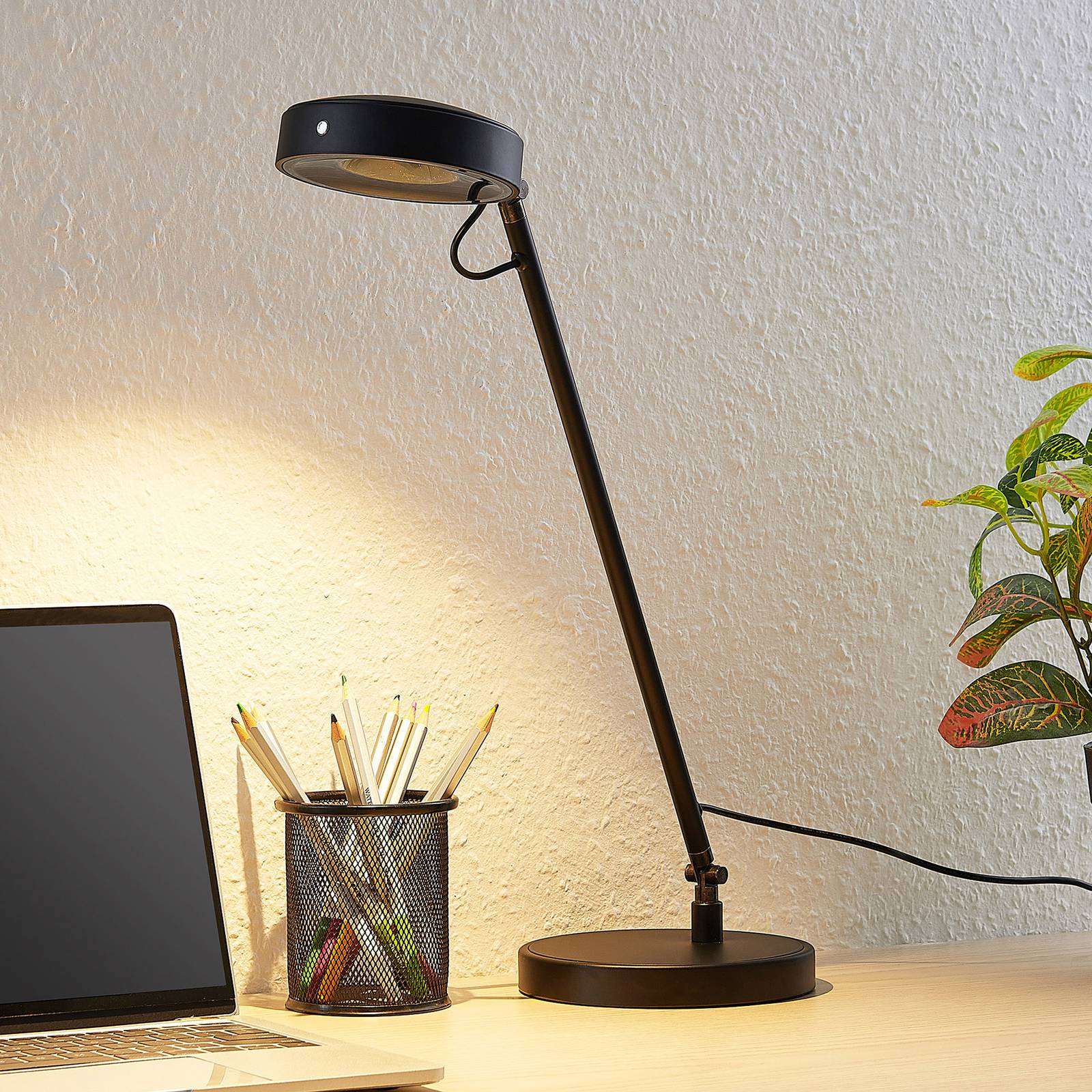 Lucande Vilana LED-Schreibtischlampe, schwarz